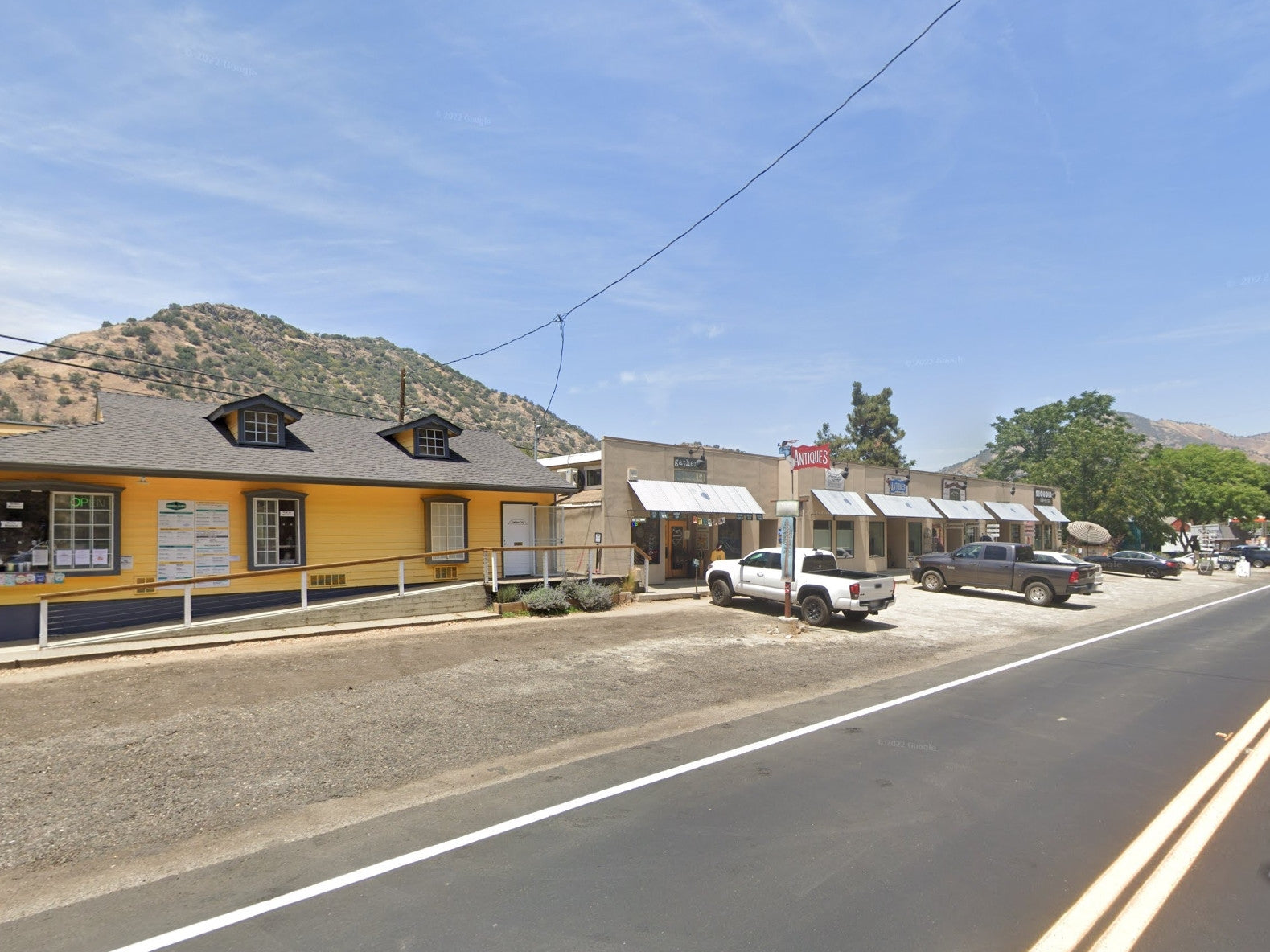 Three Rivers, California Guide - Blossom Peak Cabin